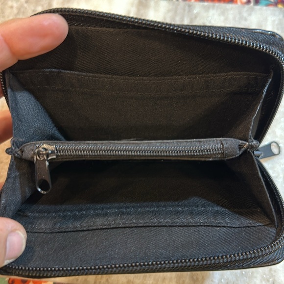 Strada Black Leather soft w/white stitching zipper change and flanked by pockets - Picture 5 of 5